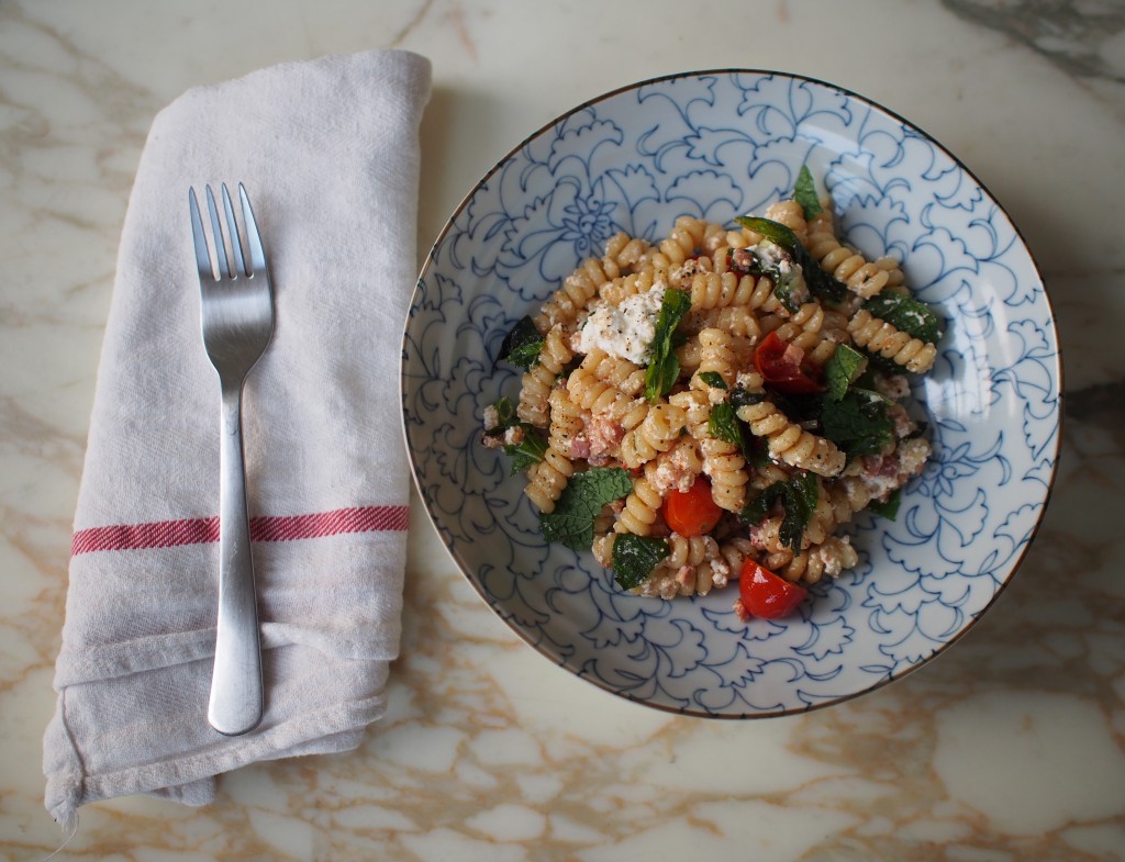 Burst tomato pasta with mint, pancetta, and ricotta // stephandtrav.com